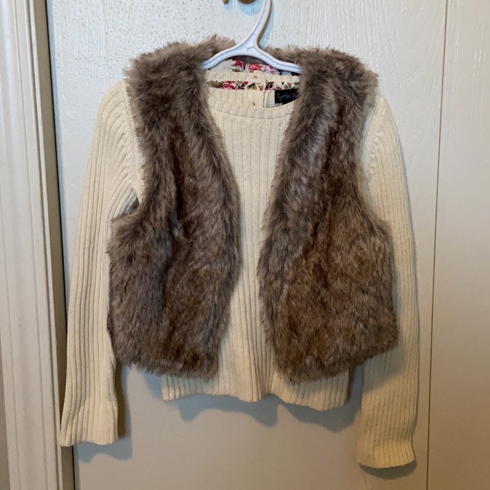 Cynthia Rowley Cream Sweater and Faux Fur Vest Set